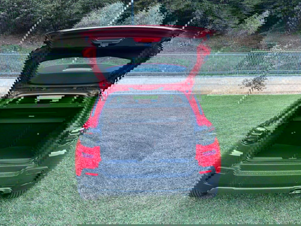 Jeep Avenger nuova a Salerno (12)