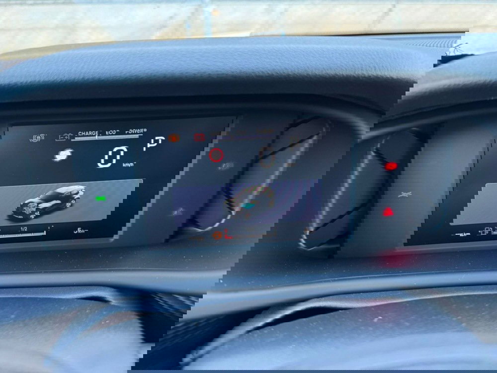 Jeep Avenger nuova a Salerno (19)