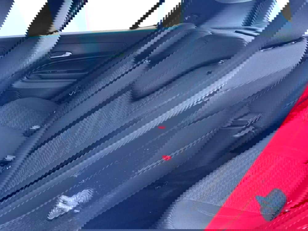 Jeep Avenger nuova a Salerno (7)