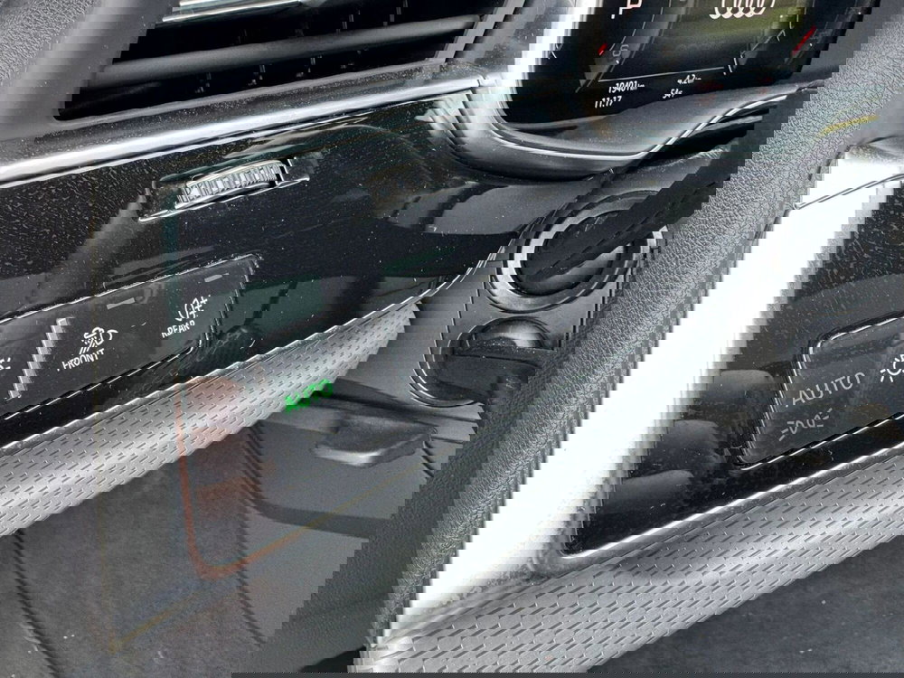 Audi Q8 usata a Salerno (20)