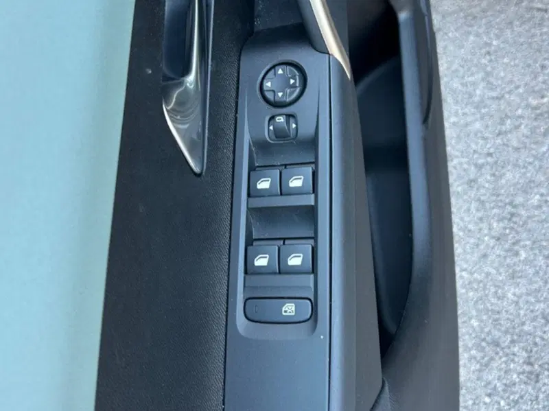 Lancia Ypsilon usata a Salerno (13)