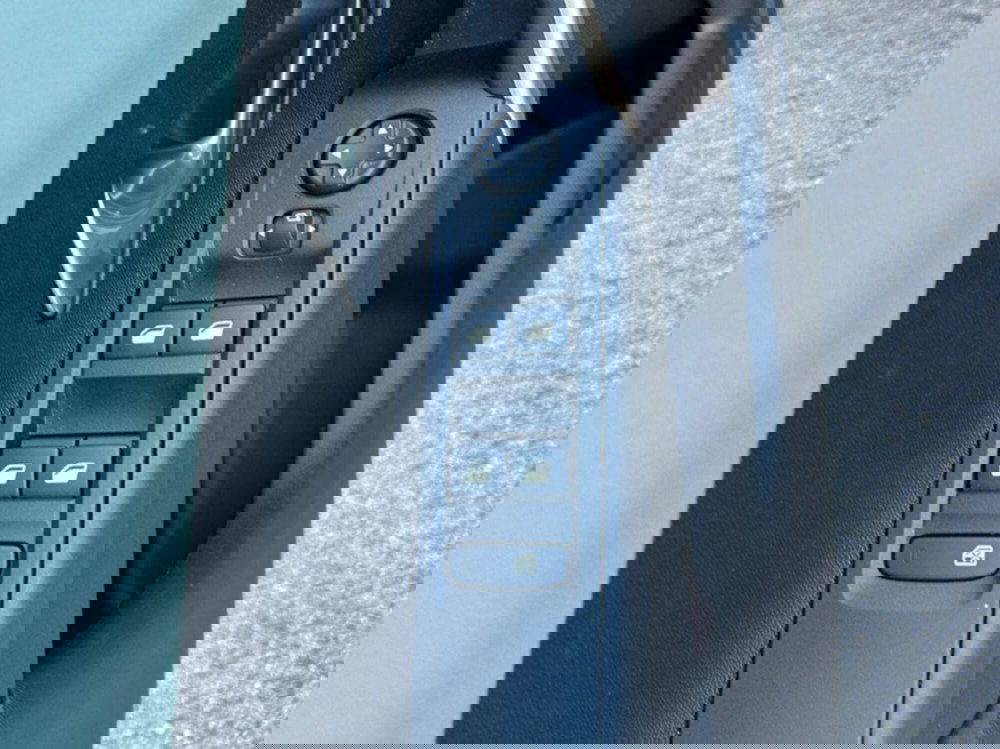 Lancia Ypsilon usata a Salerno (13)