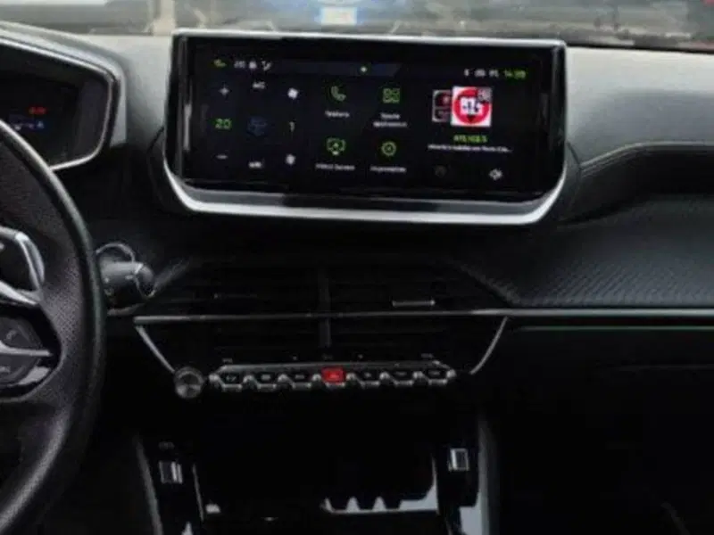 Peugeot 2008 usata a Salerno (20)