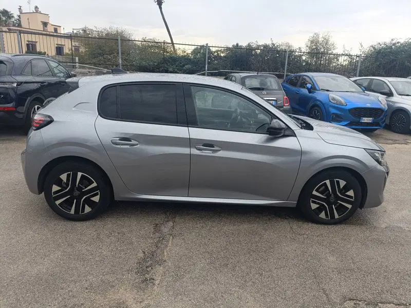 Peugeot 208 usata a Salerno (16)