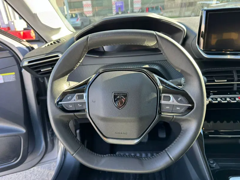 Peugeot 208 usata a Salerno (18)