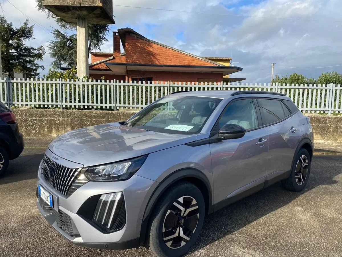 Peugeot 2008 nuova a Salerno