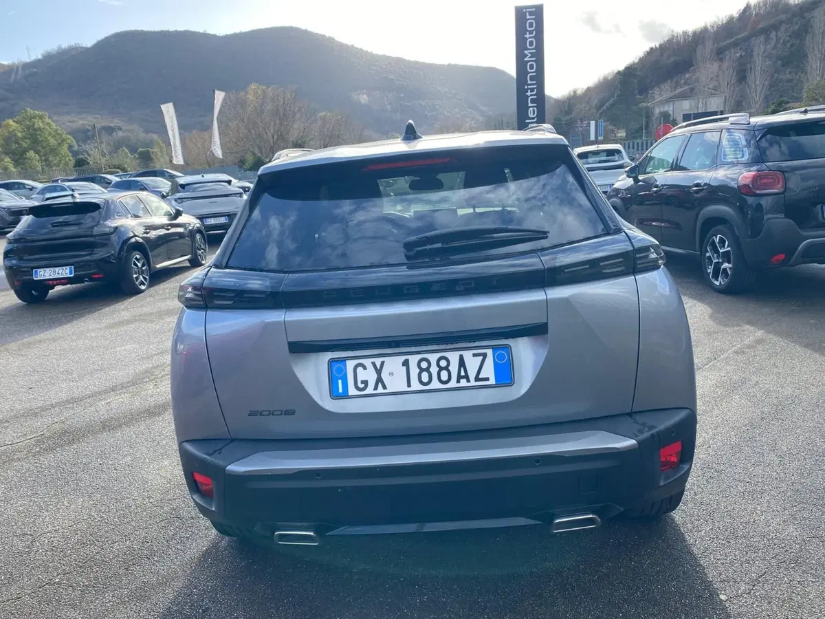 Peugeot 2008 nuova a Salerno (10)