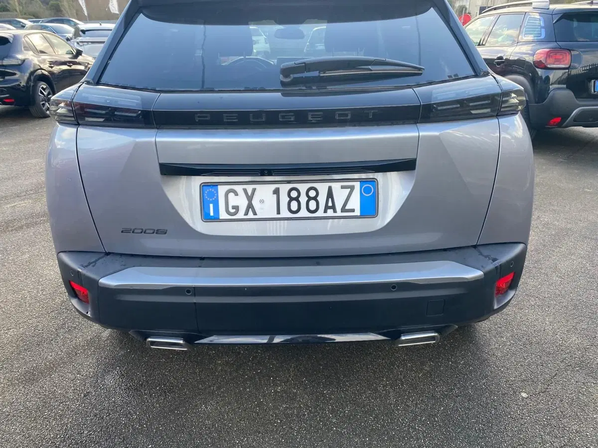 Peugeot 2008 nuova a Salerno (11)