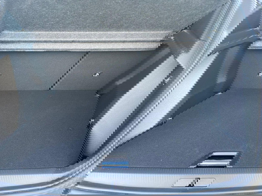 Peugeot 2008 nuova a Salerno (12)