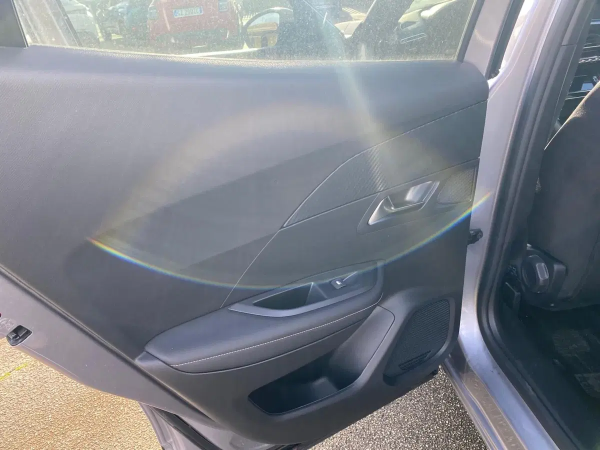 Peugeot 2008 nuova a Salerno (15)