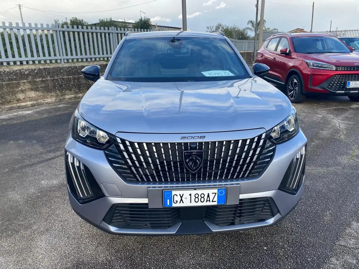 Peugeot 2008 nuova a Salerno (17)