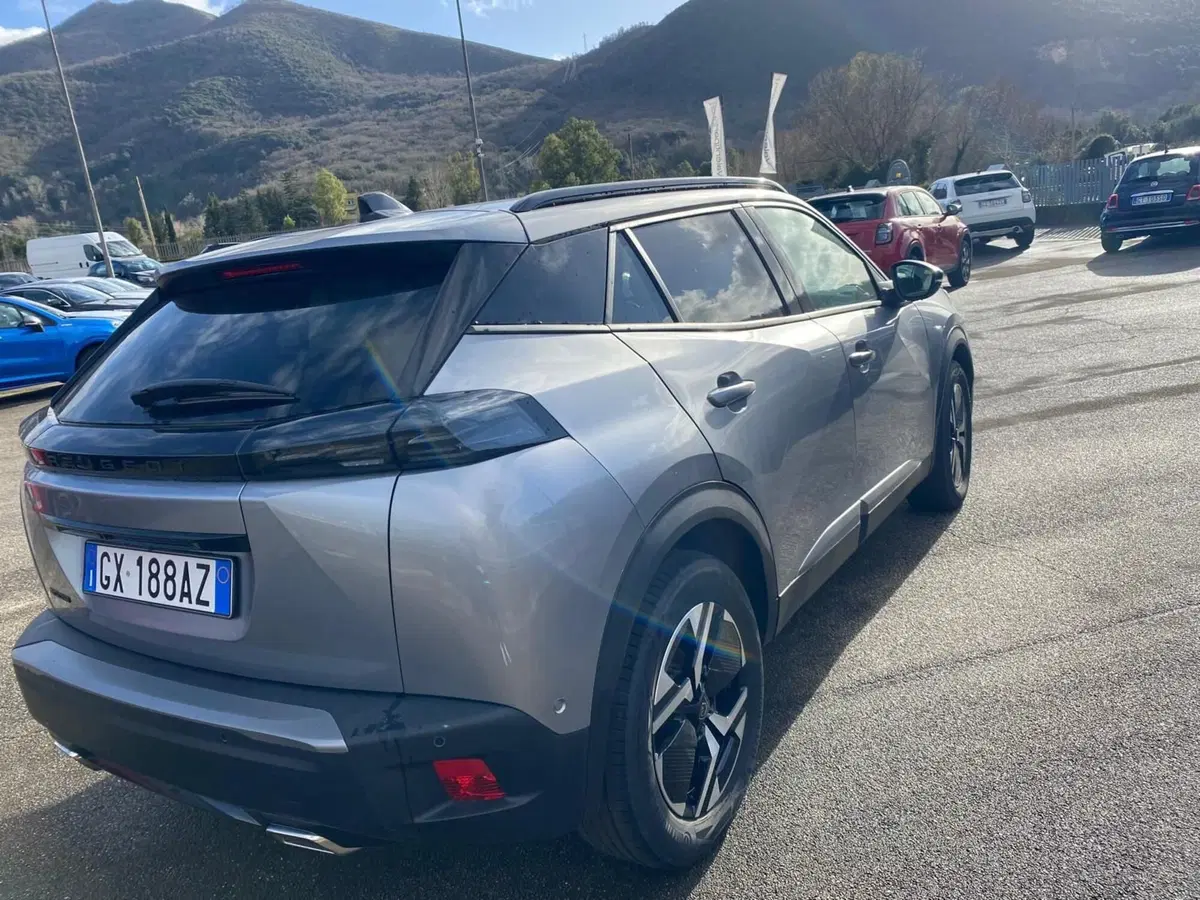 Peugeot 2008 nuova a Salerno (4)