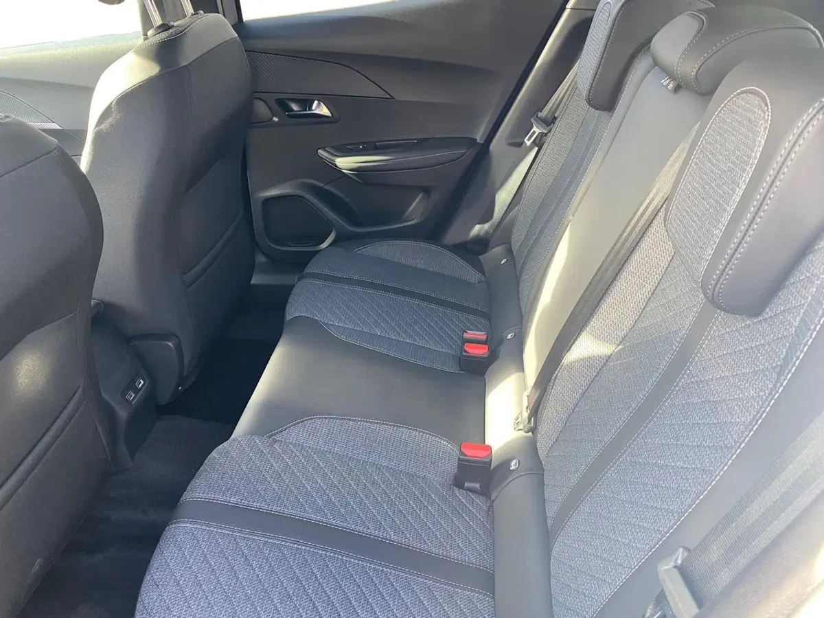 Peugeot 2008 nuova a Salerno (7)