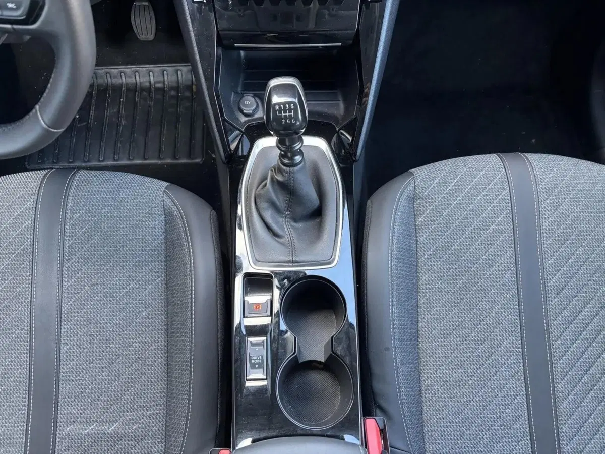 Peugeot 208 usata a Salerno (14)