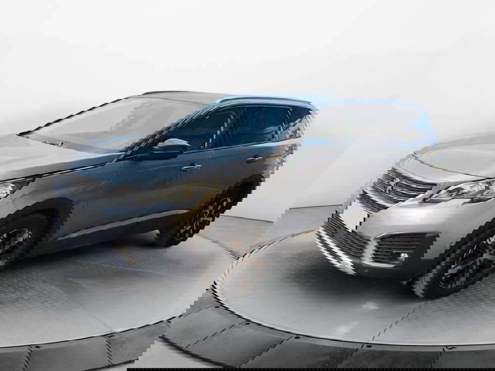 Peugeot 5008 usata a Salerno