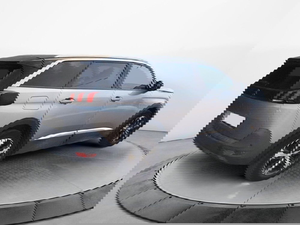 Peugeot 5008 usata a Salerno (4)