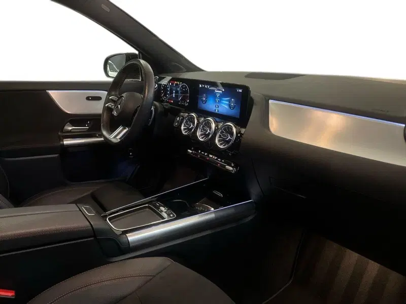 Mercedes-Benz GLA SUV usata a Prato (15)