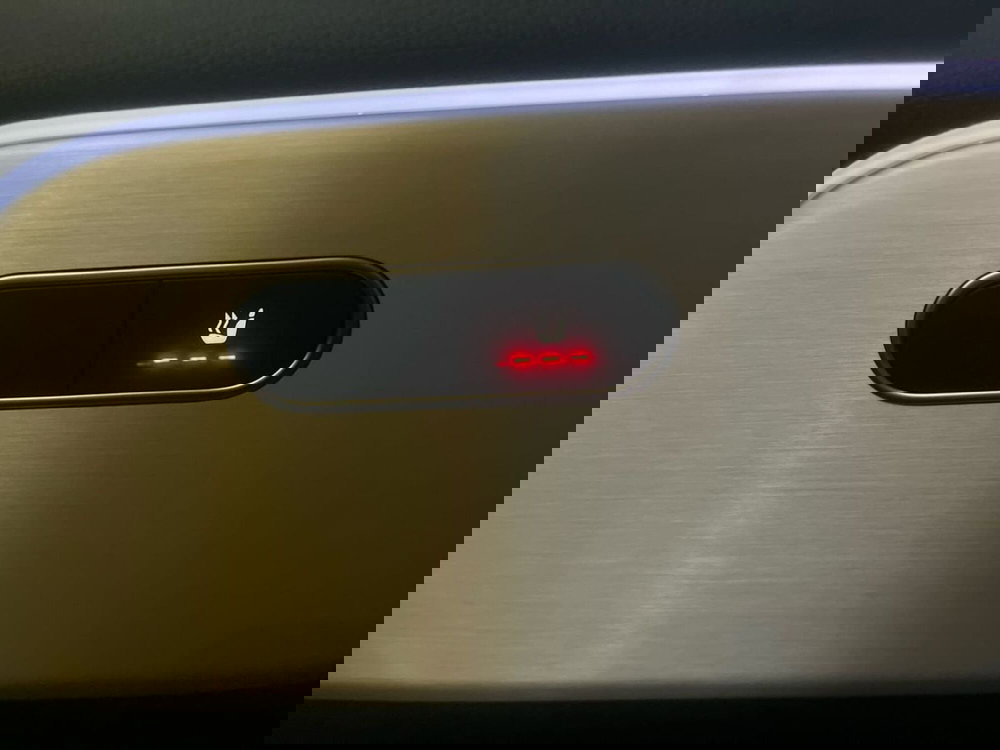 Mercedes-Benz GLA SUV usata a Prato (18)