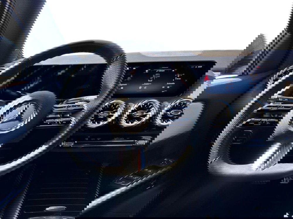 Mercedes-Benz GLA SUV usata a Prato (11)