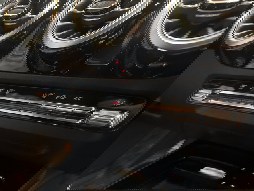 Mercedes-Benz GLA SUV usata a Prato (14)