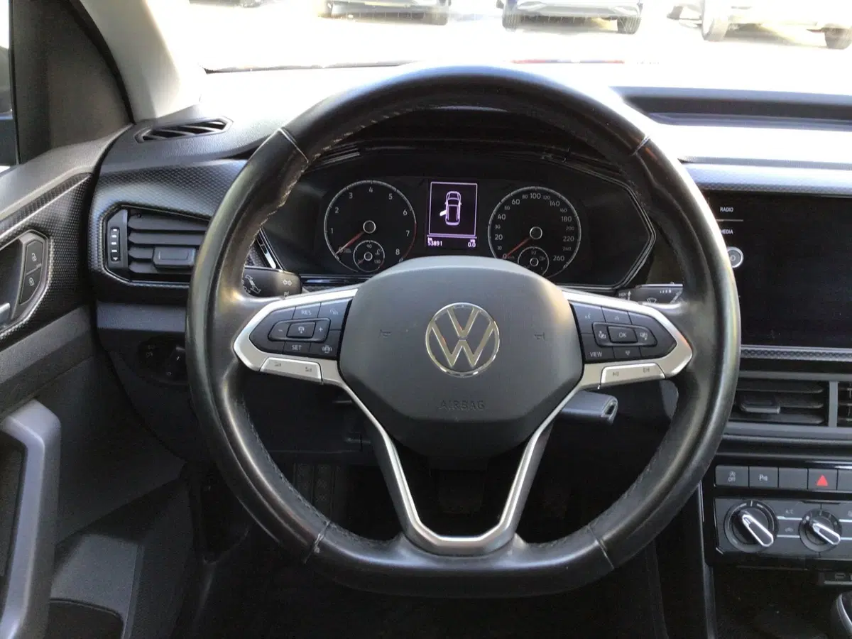 Volkswagen T-Cross usata a Genova (11)