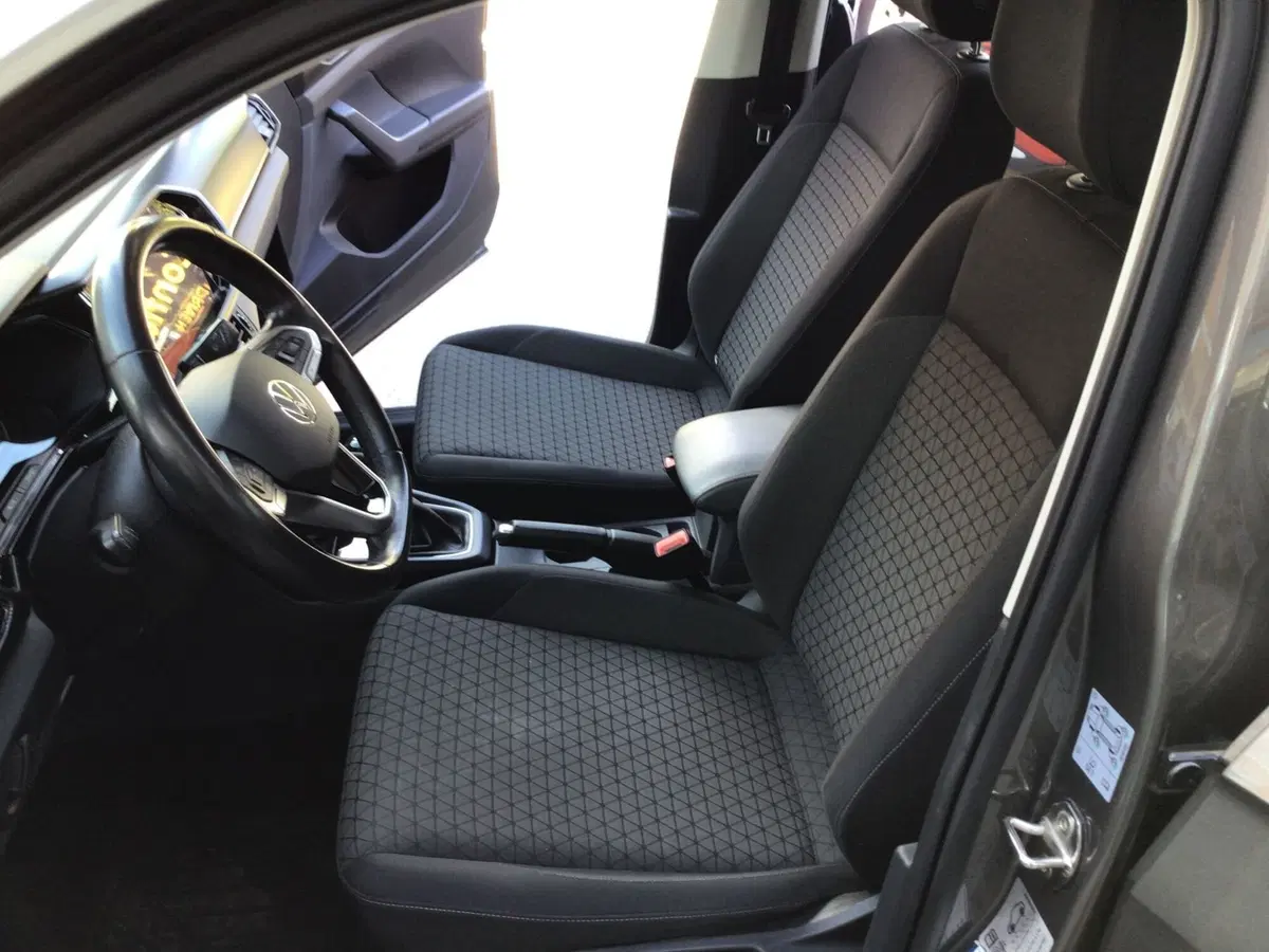 Volkswagen T-Cross usata a Genova (13)