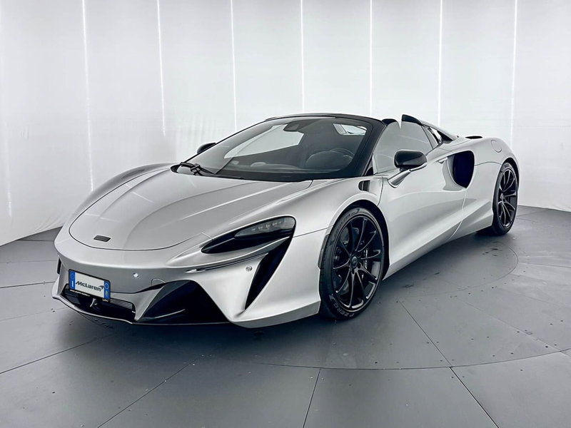 McLaren Artura Cabrio nuova a Milano (3)