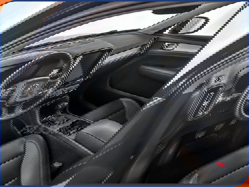Volvo XC40 usata a Milano (9)