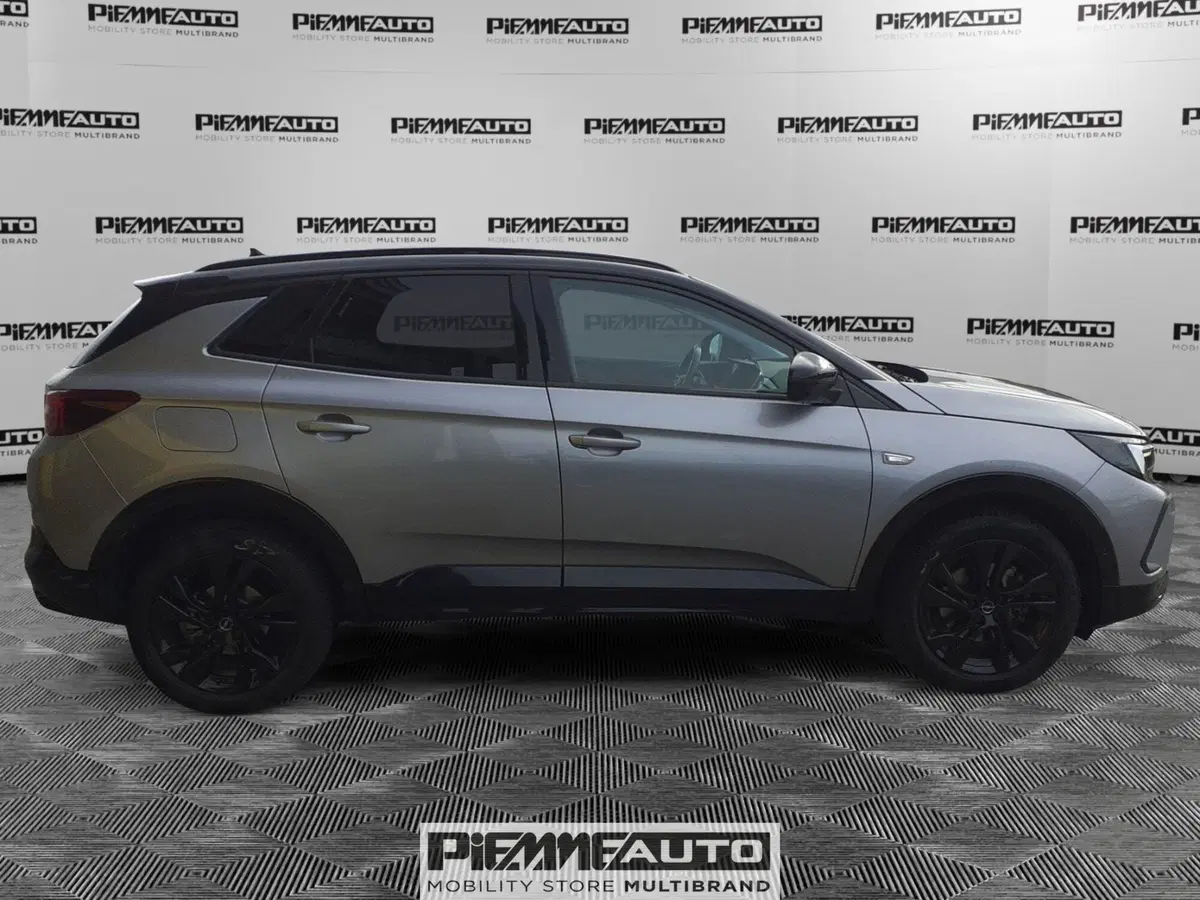 Opel Grandland usata a Piacenza (7)