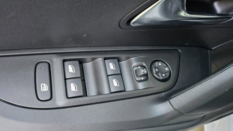 Peugeot 2008 nuova a Foggia (10)