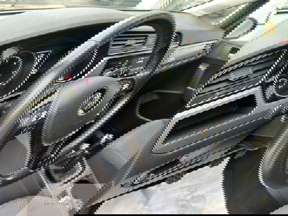 Volkswagen Touran usata a Brescia (9)
