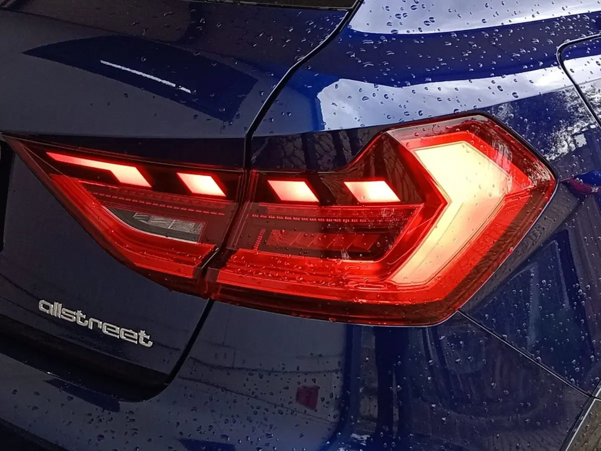 Audi A1 allstreet usata a Bari (10)