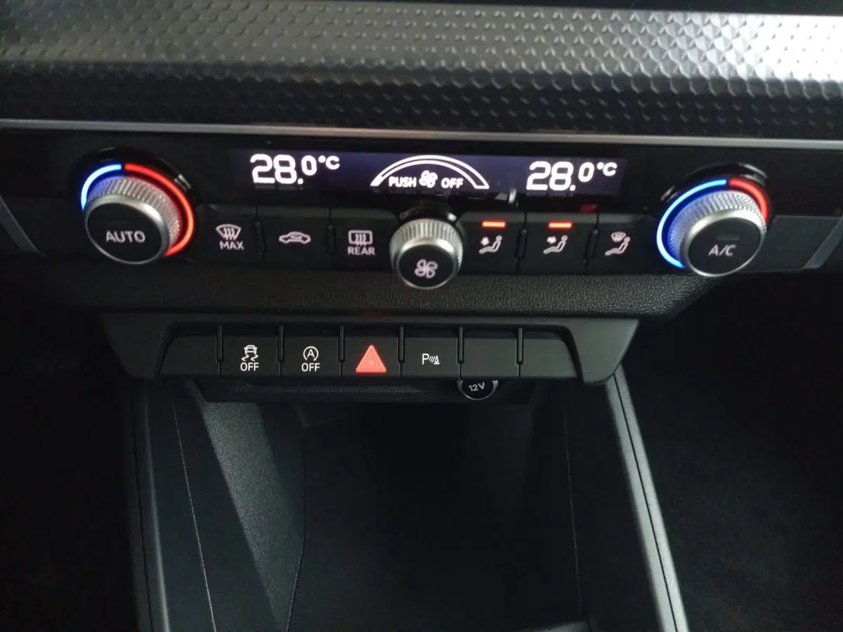 Audi A1 allstreet usata a Bari (8)