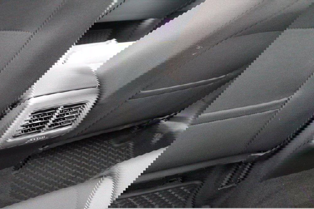 Volkswagen Golf Variant usata a Bari (16)