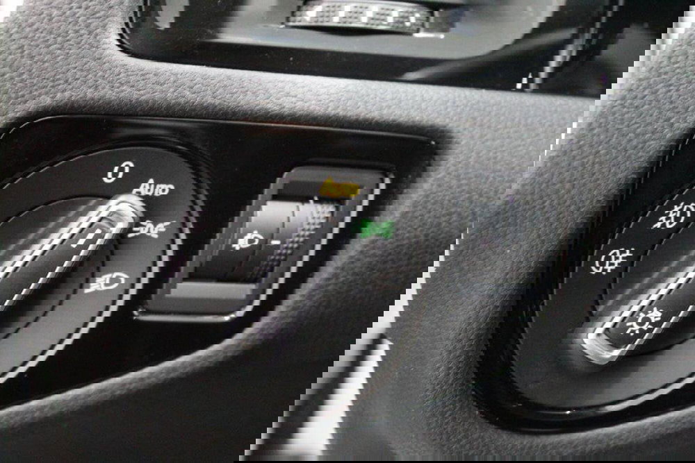 Volkswagen Golf Variant usata a Bari (19)