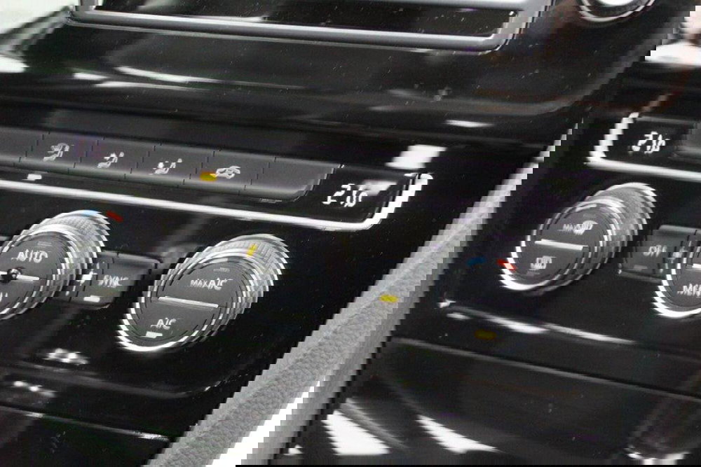 Volkswagen Golf Variant usata a Bari (7)