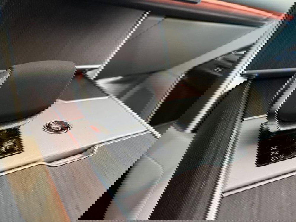 Land Rover Range Rover Sport usata a Venezia (10)