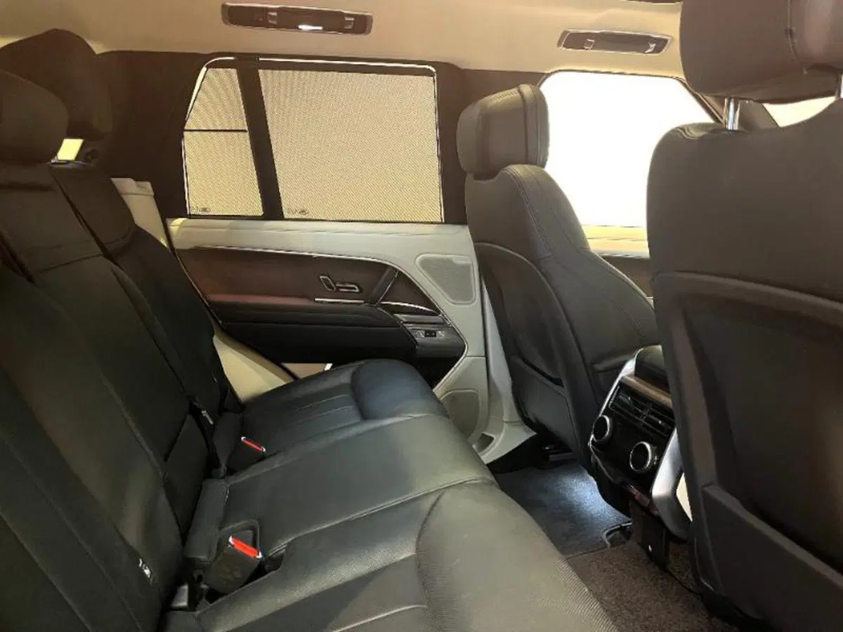 Land Rover Range Rover Sport usata a Venezia (8)