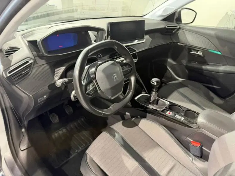Peugeot 208 usata a Salerno (10)