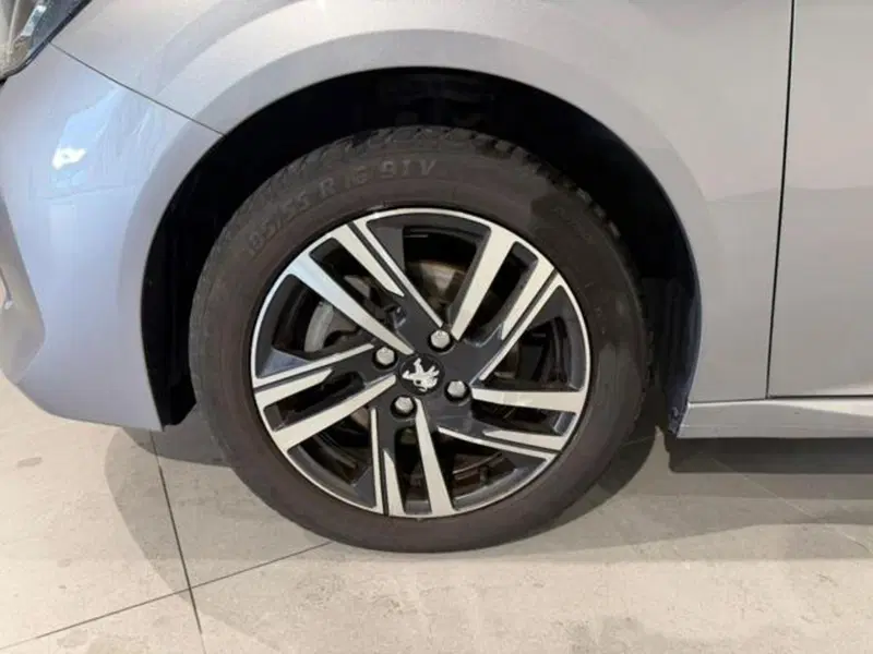 Peugeot 208 usata a Salerno (9)