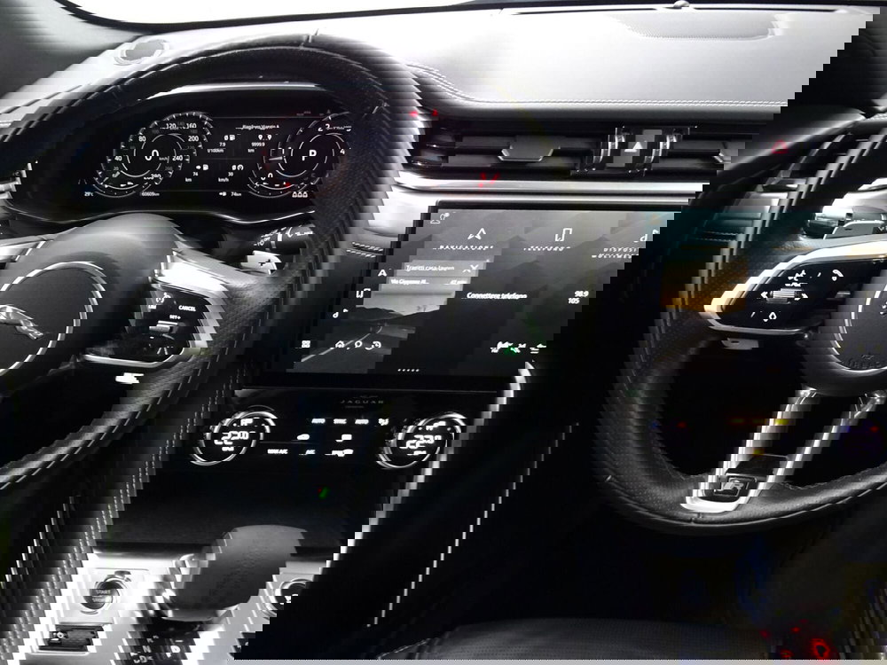 Jaguar F-Pace usata a Como (10)