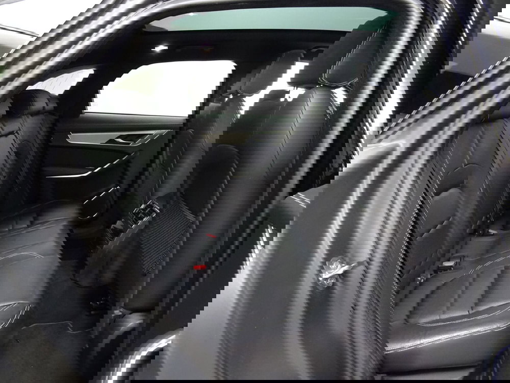 Jaguar F-Pace usata a Como (5)