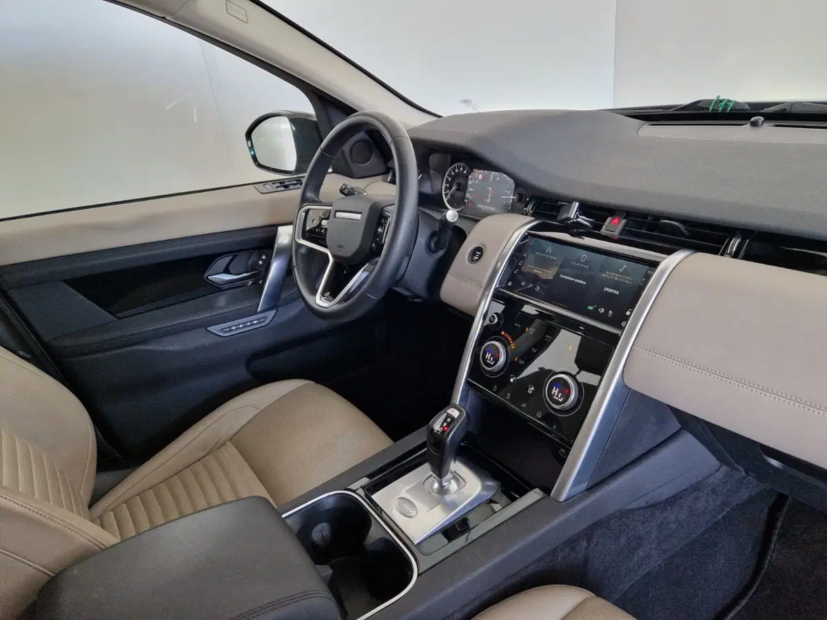 Land Rover Discovery Sport usata a Modena (10)