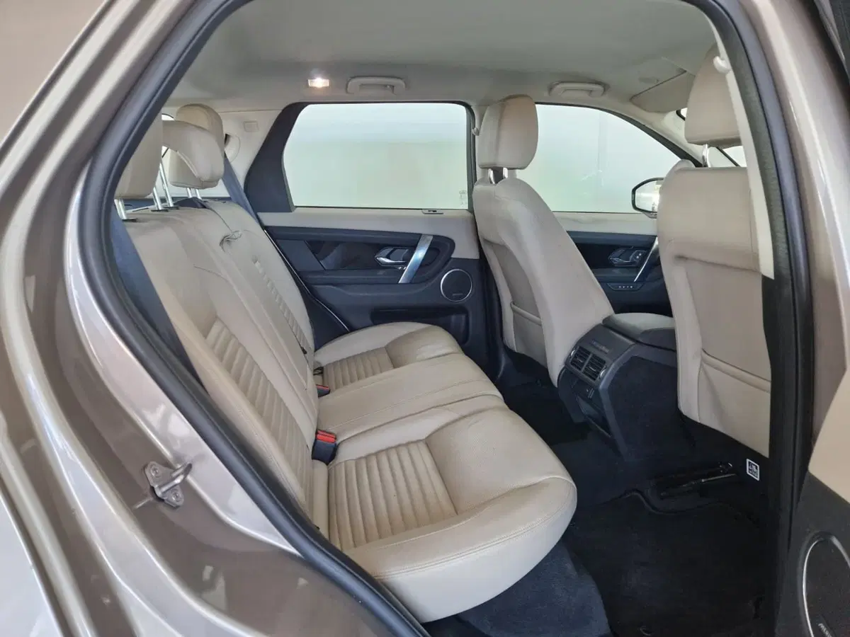 Land Rover Discovery Sport usata a Modena (5)