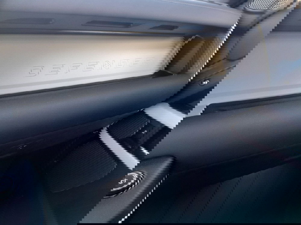 Land Rover Defender usata a Cuneo (15)