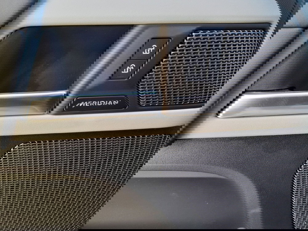 Land Rover Defender usata a Cuneo (17)