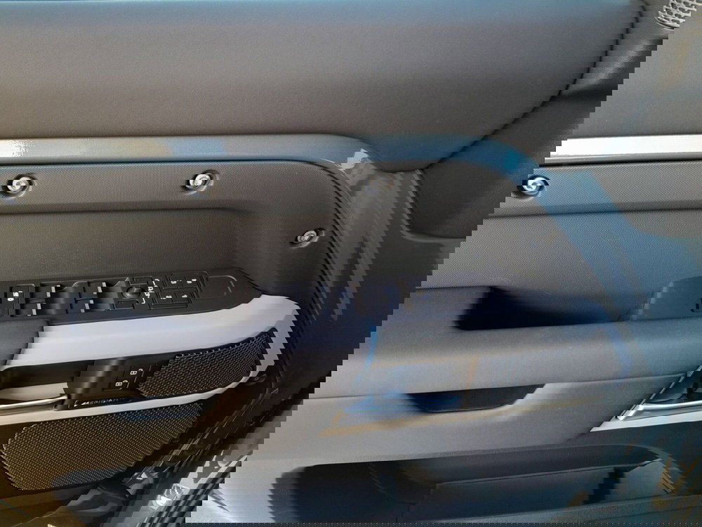 Land Rover Defender usata a Cuneo (18)