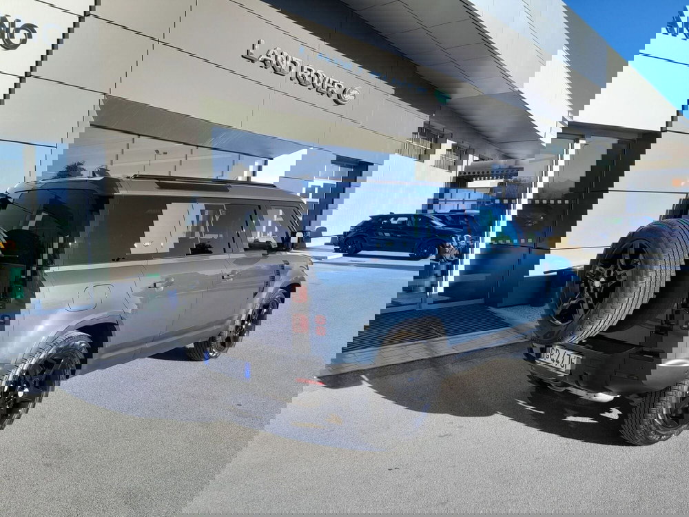 Land Rover Defender usata a Cuneo (8)