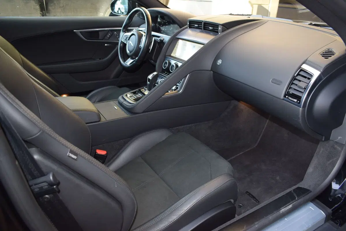 Jaguar F-Type Coupé usata a Cuneo (10)