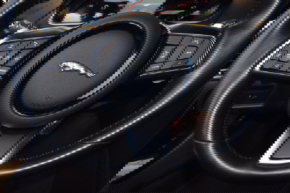 Jaguar F-Type Coupé usata a Cuneo (13)